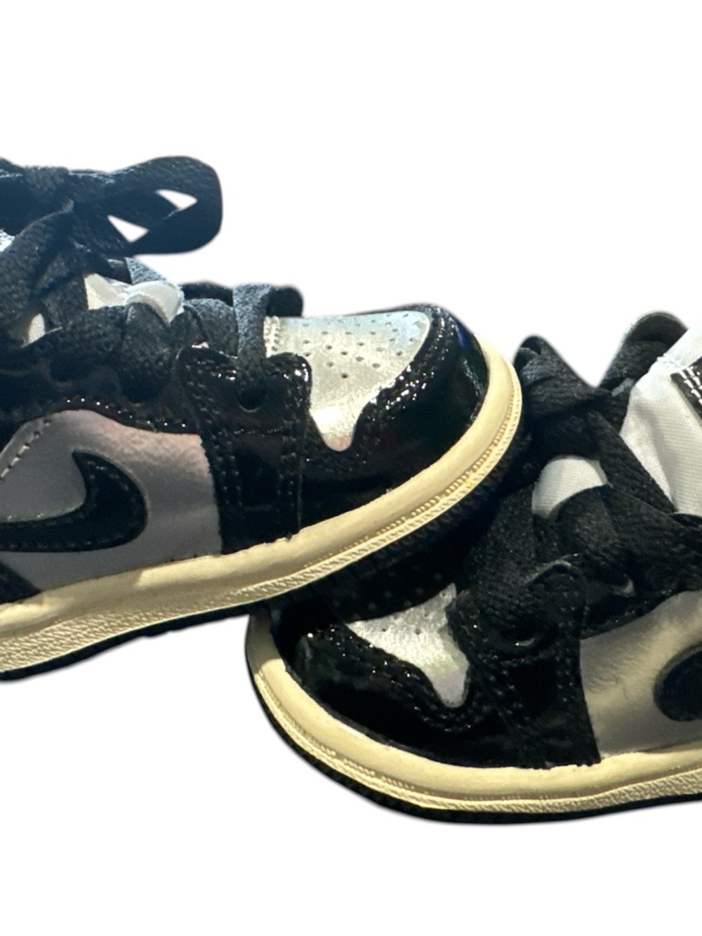 Jordan 1 Mid SE sneakers in a "Black Metallic Silver" Size 3C - Picture 3 of 3